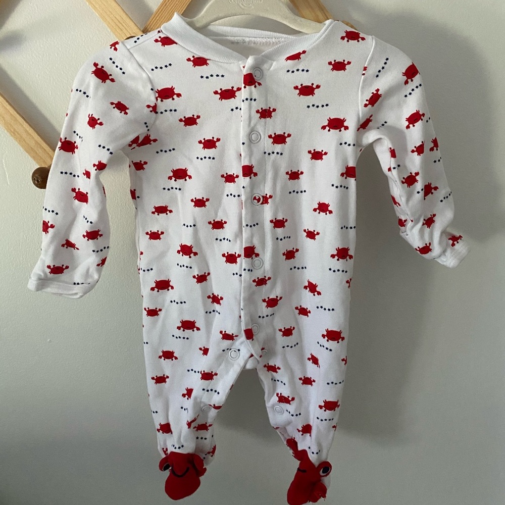 Crab buttoned footie